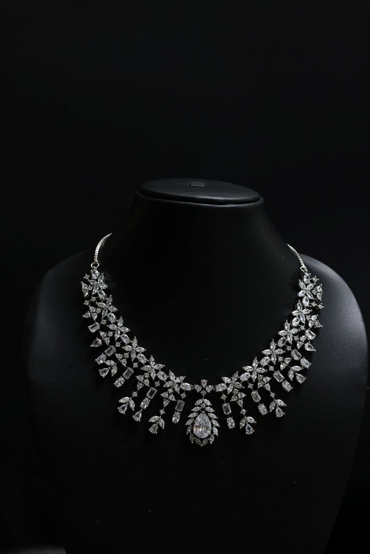 Leaf Motif Cluster Diamond Necklace Set