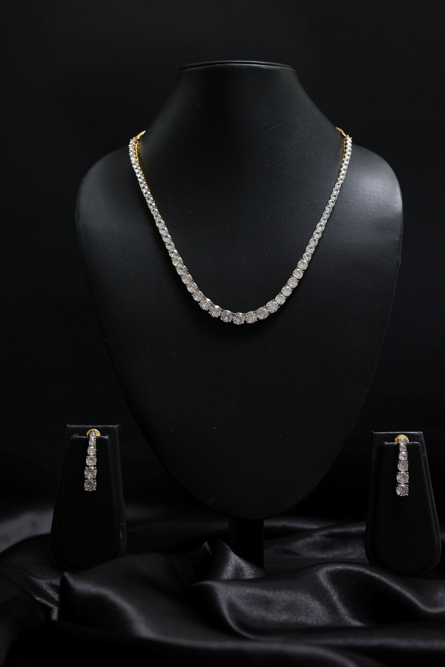 gold plated elegant solitaire necklace set
