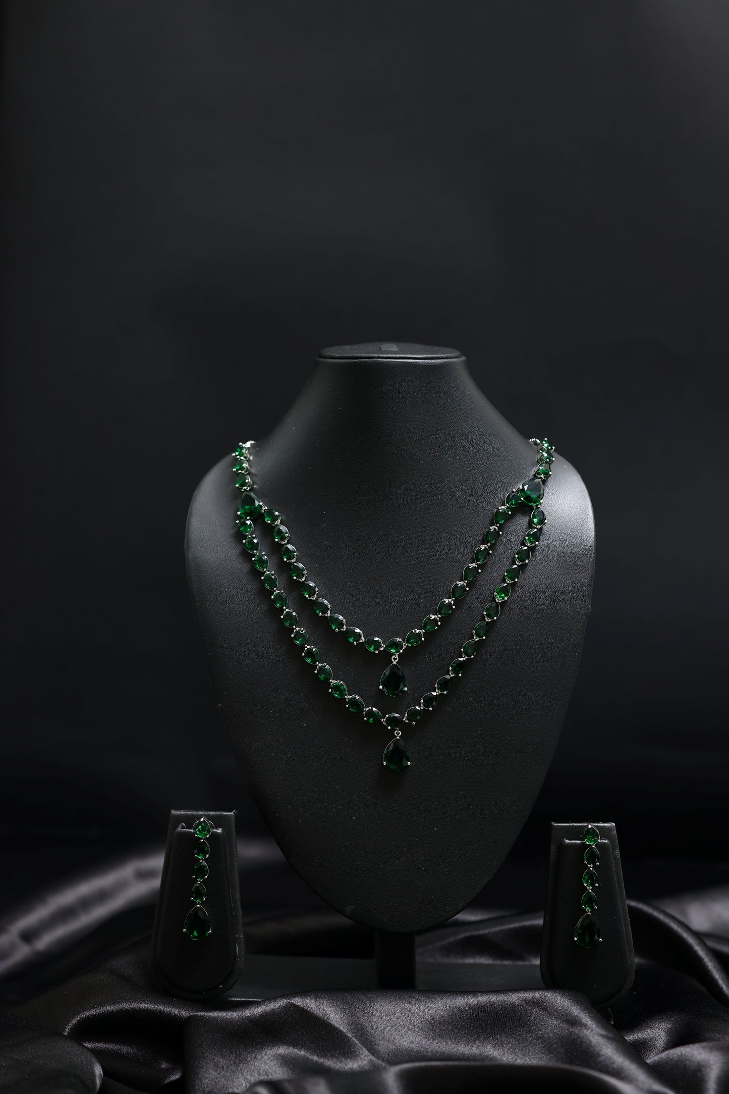 elegant green emerald cascading necklace set