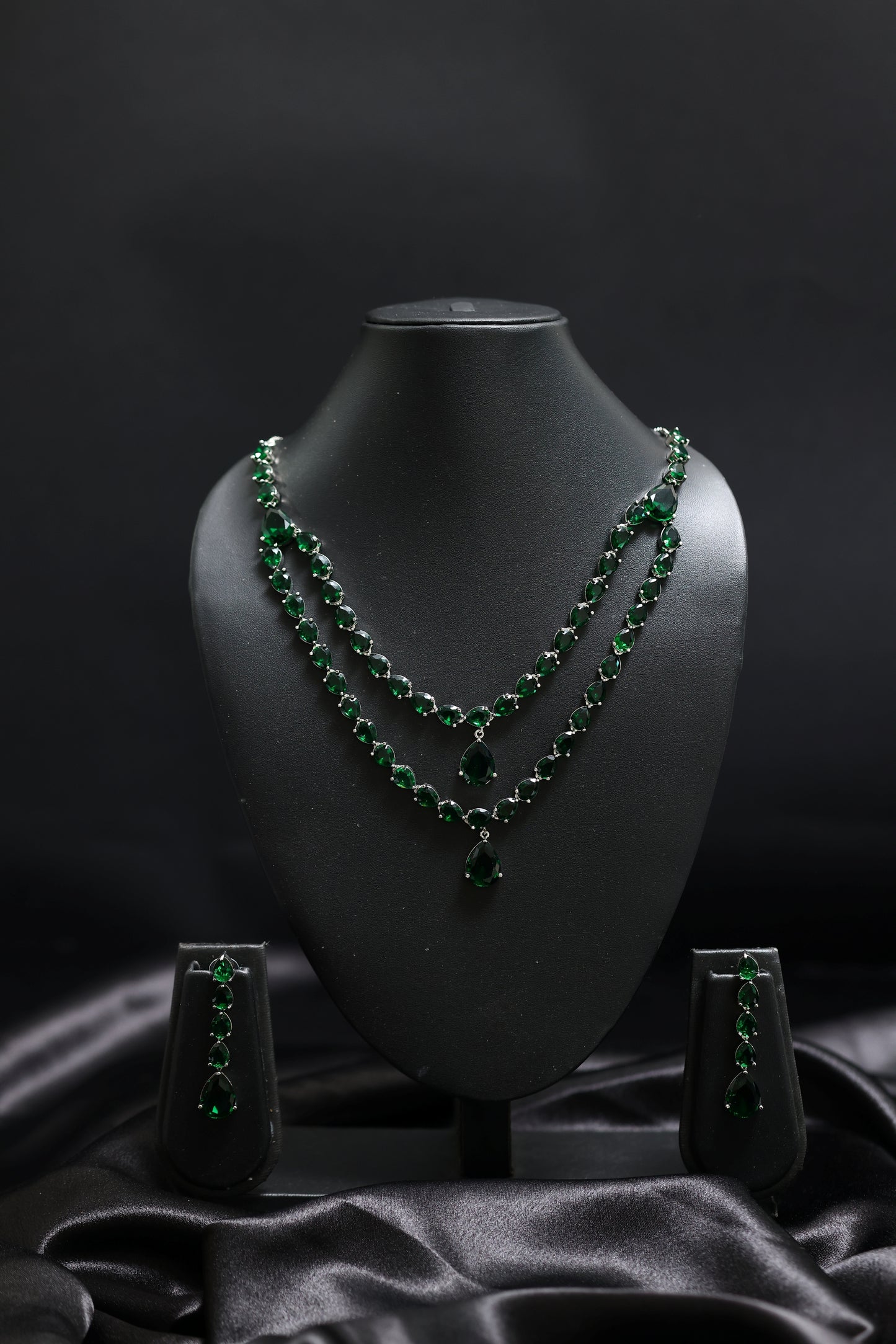 elegant green emerald cascading necklace set