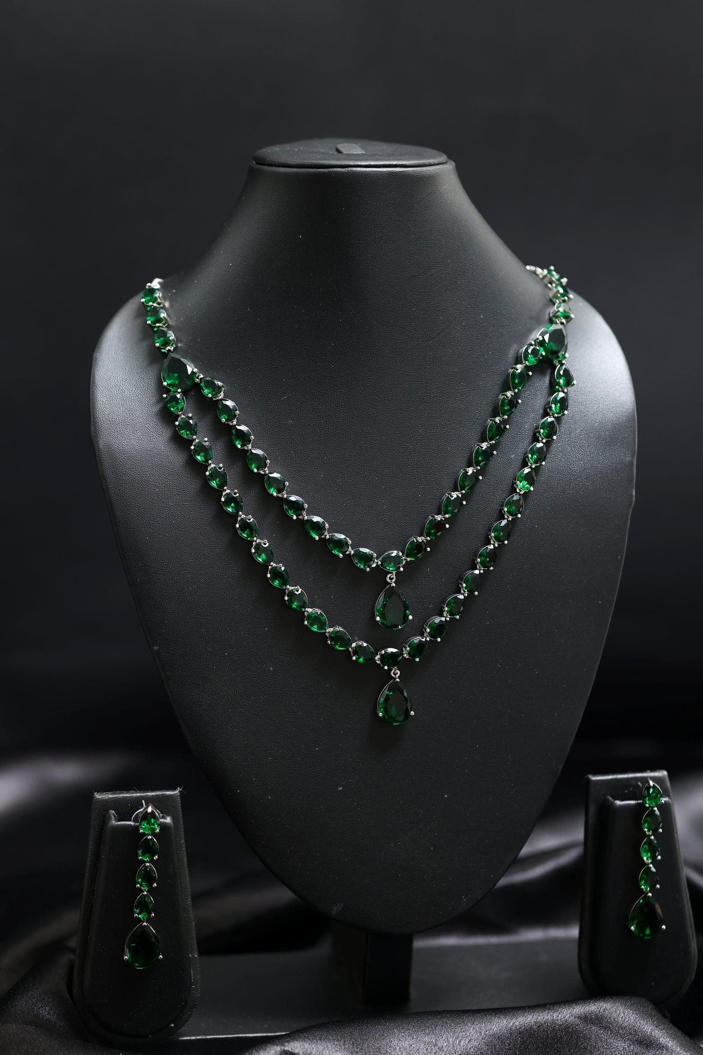 elegant green emerald cascading necklace set