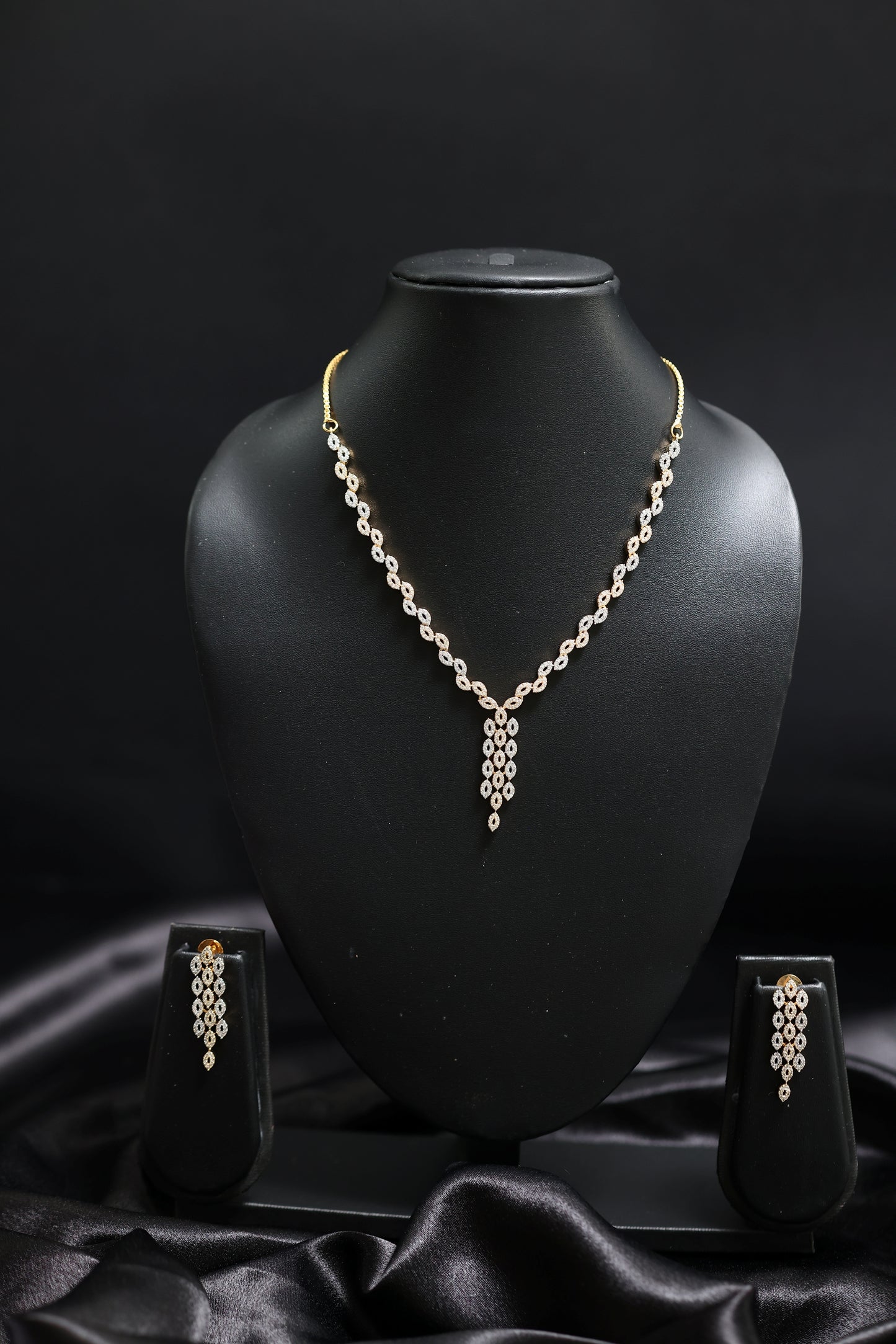 classic charm diamond necklace set