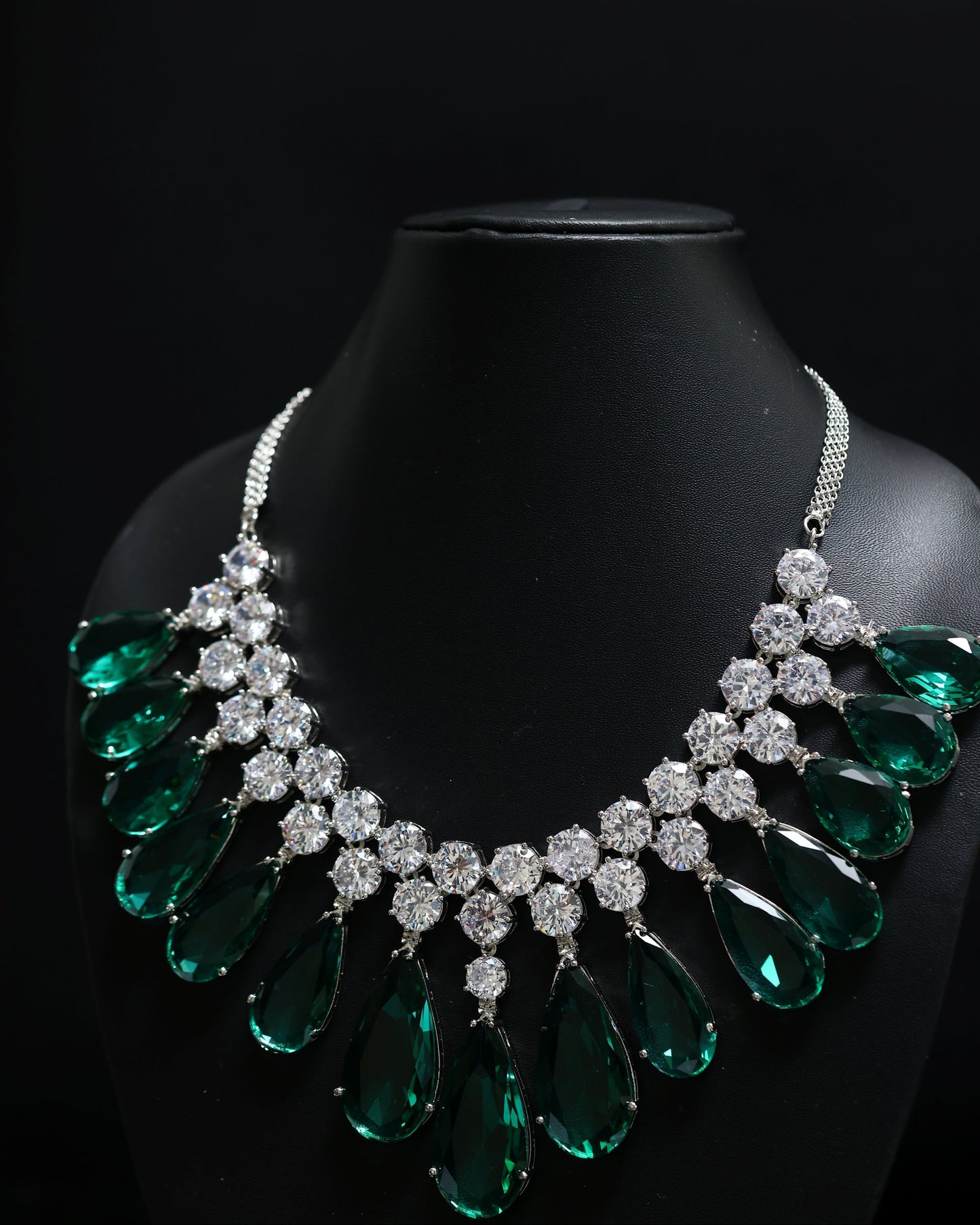 sparkling emerald statement tear drop with diamond cluster necklace set