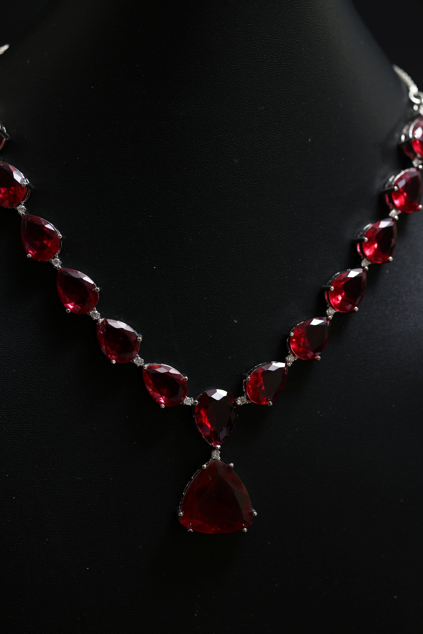 leaf premium ruby statement necklace set