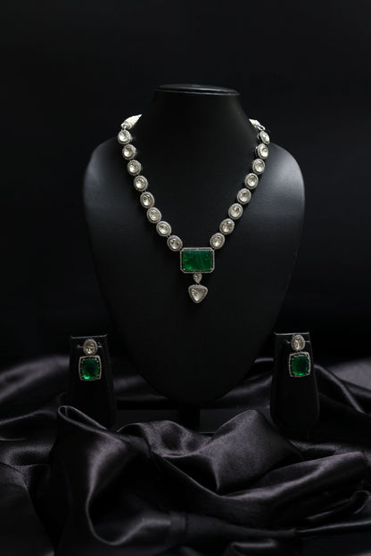 Uncut Faux Moissanit Poli Polki Kundan Emeral Doublet Diamond Necklace Set