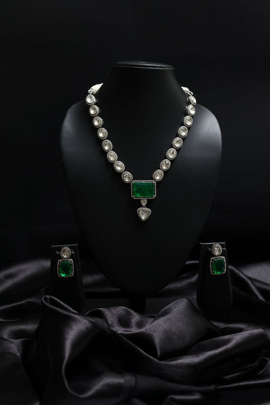 Uncut Faux Moissanit Poli Polki Kundan Emeral Doublet Diamond Necklace Set