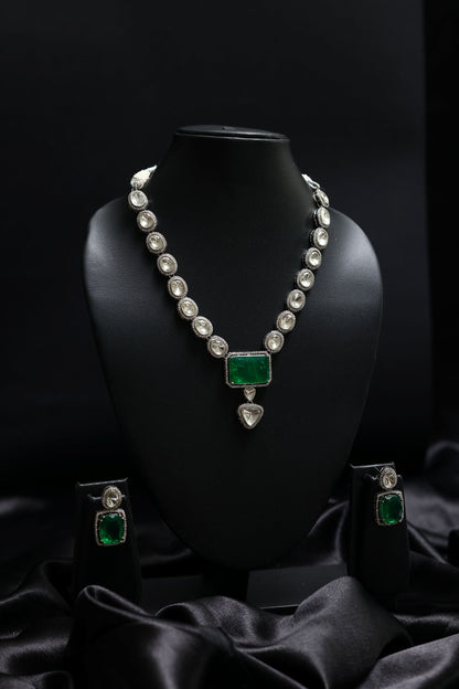 Uncut Faux Moissanit Poli Polki Kundan Emeral Doublet Diamond Necklace Set
