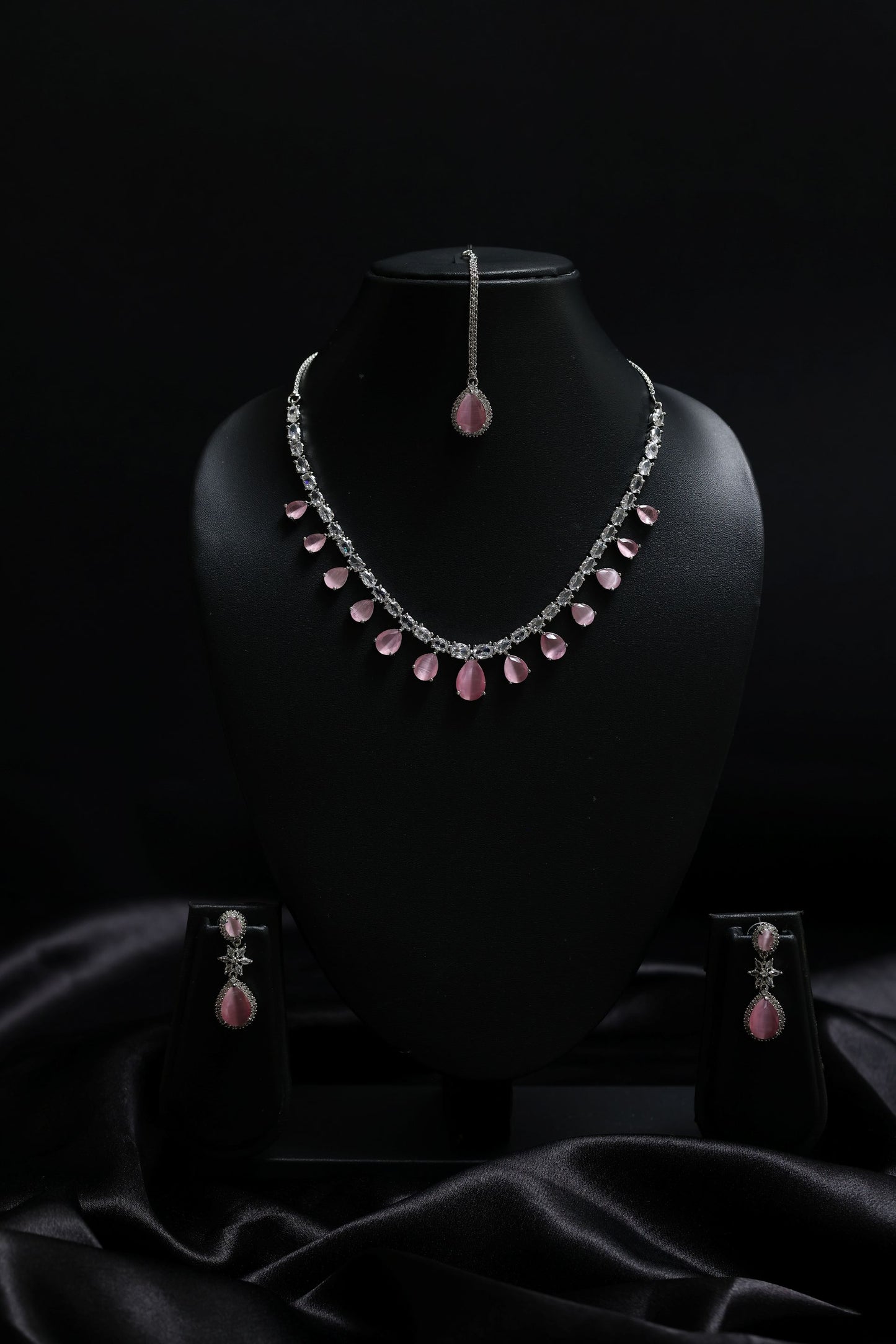delicate pink pear cut diamond necklace with mang tikka