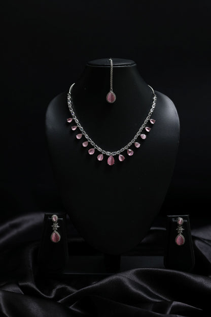 Delicate Pink Pear Cut Diamond Necklace With Mang Tikka