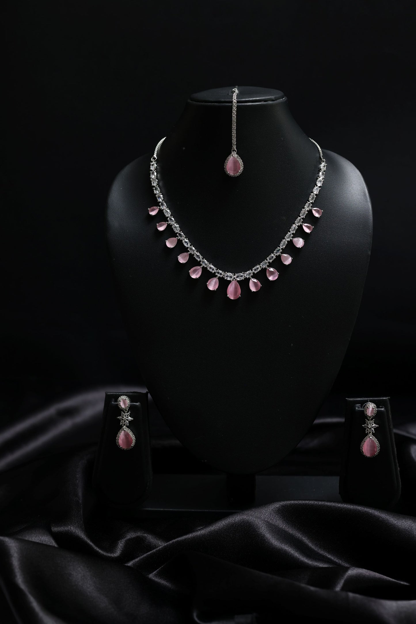 delicate pink pear cut diamond necklace with mang tikka