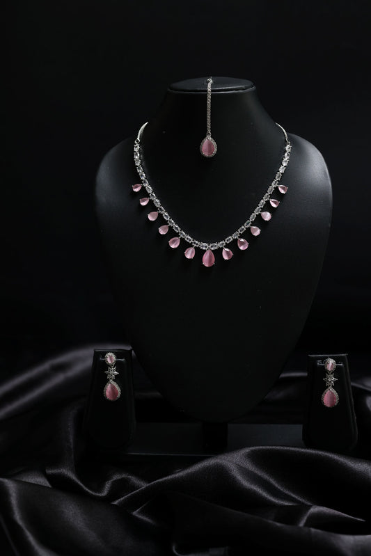 Delicate Pink Pear Cut Diamond Necklace With Mang Tikka