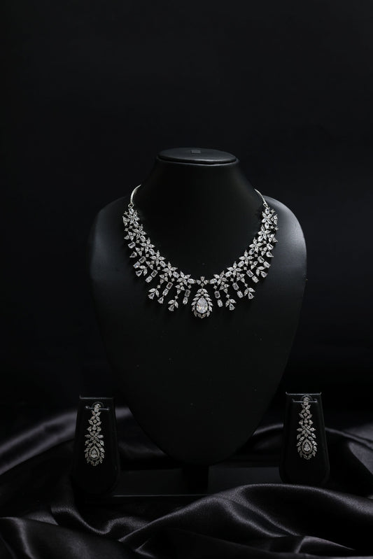 Leaf Motif Cluster Diamond Necklace Set
