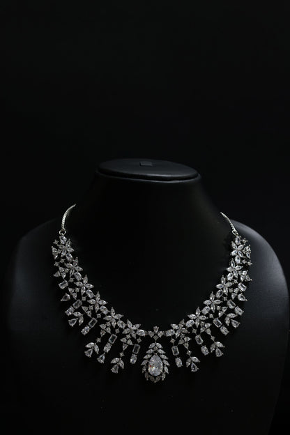 Leaf Motif Cluster Diamond Necklace Set