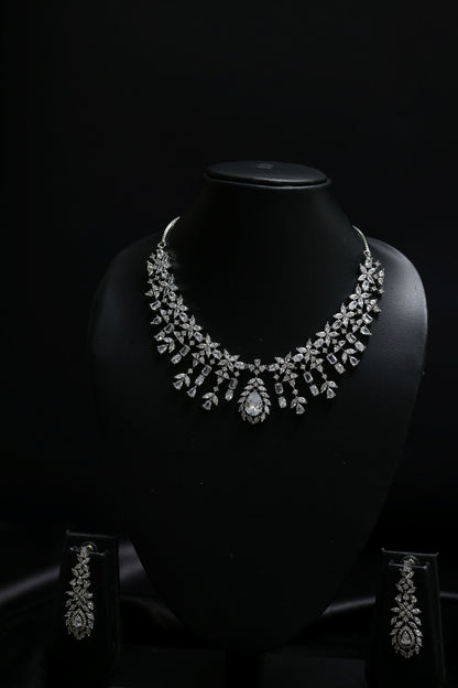 Leaf Motif Cluster Diamond Necklace Set