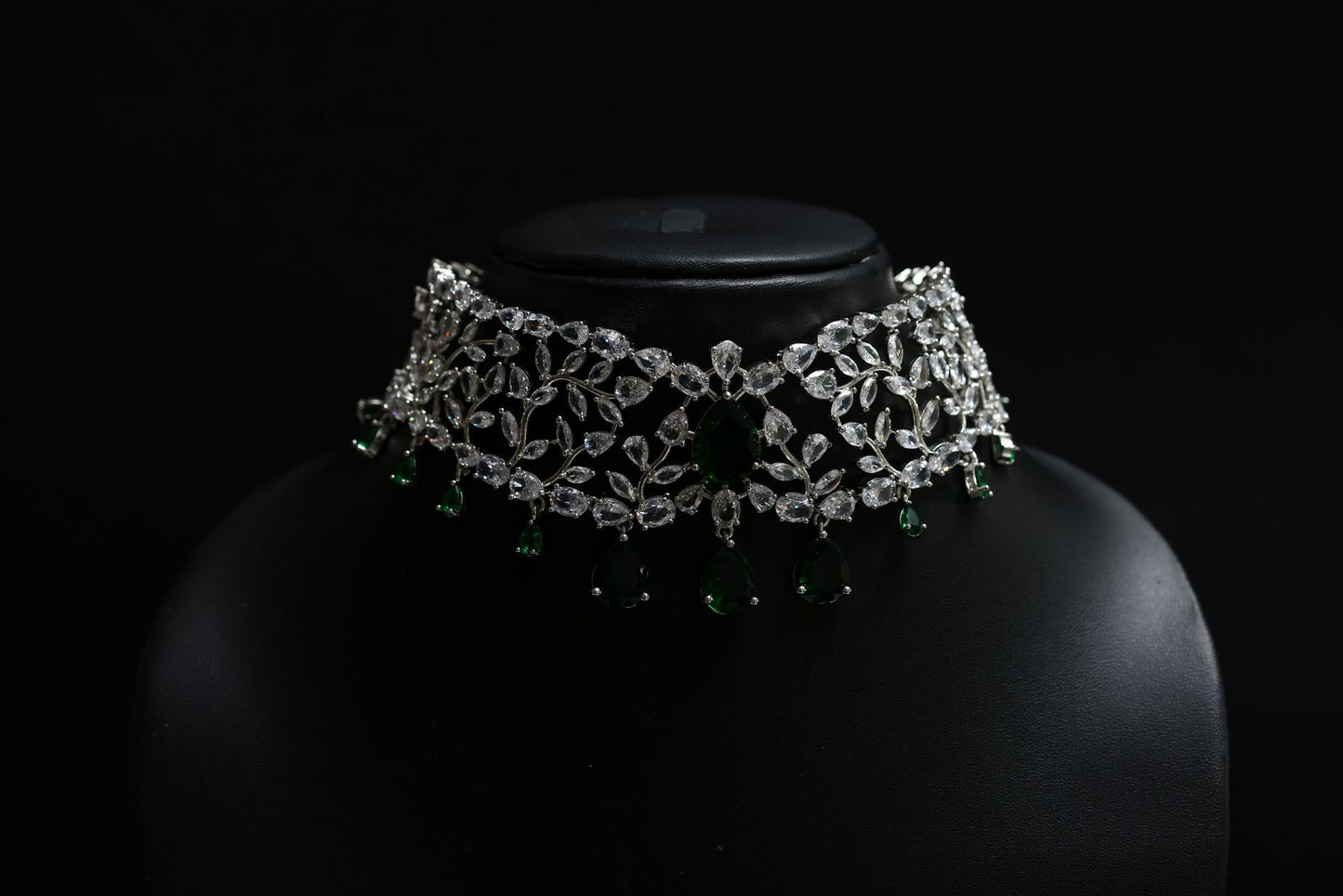 classic emerald ascent diamond choker necklace - inspired by radhika merchant