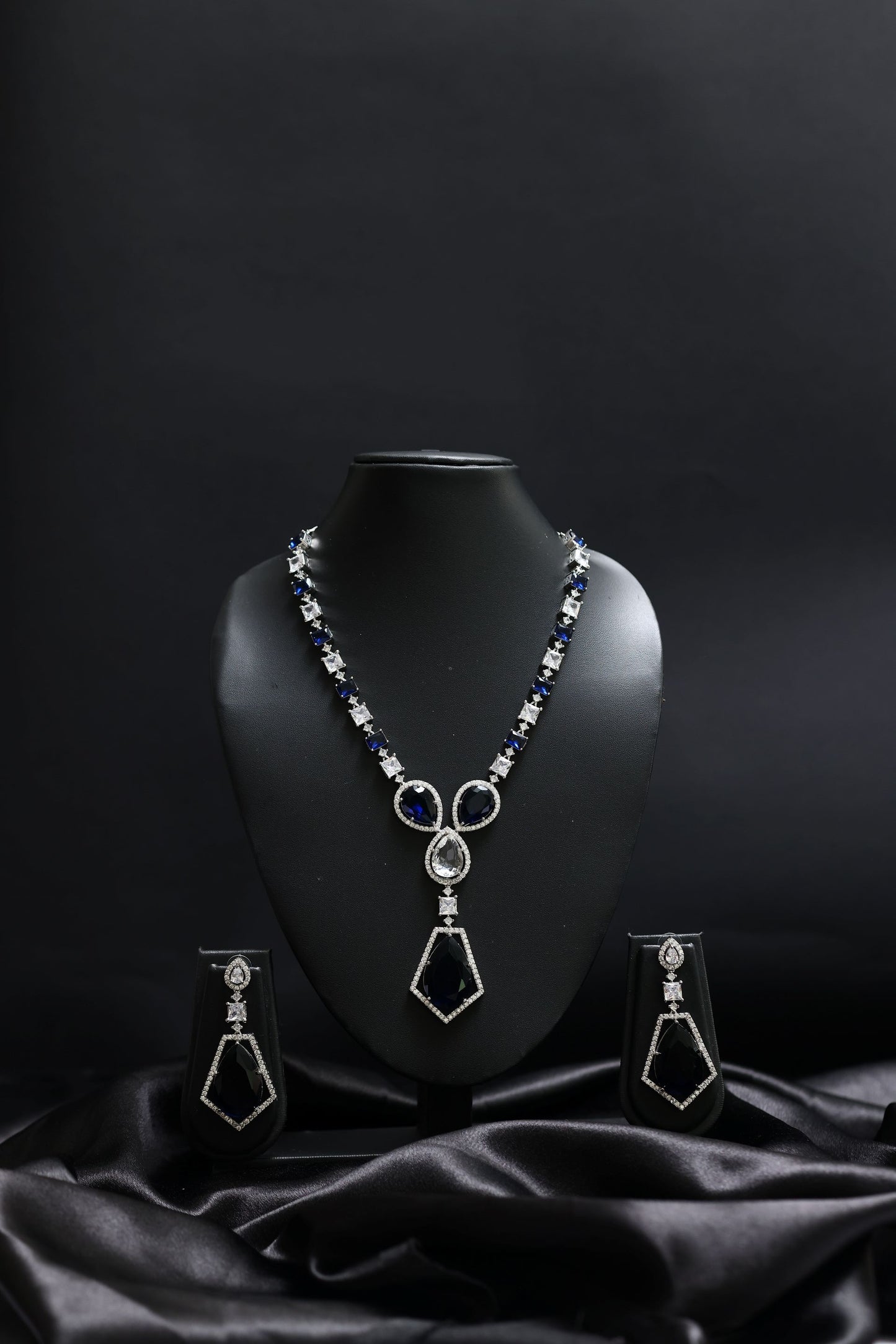 black sapphire elegance doublet diamond necklace set