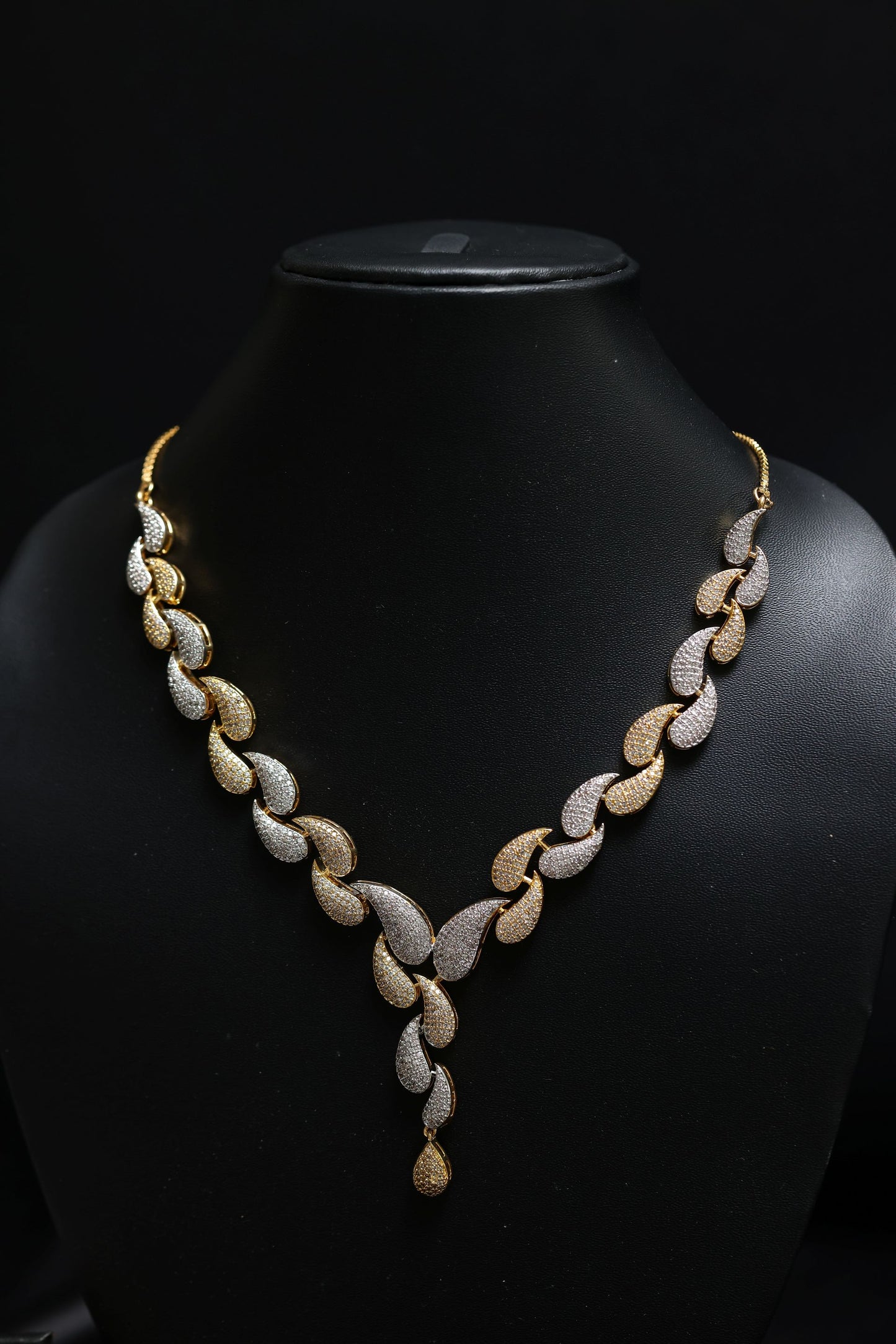 windy leafs gold & rhodium necklace set