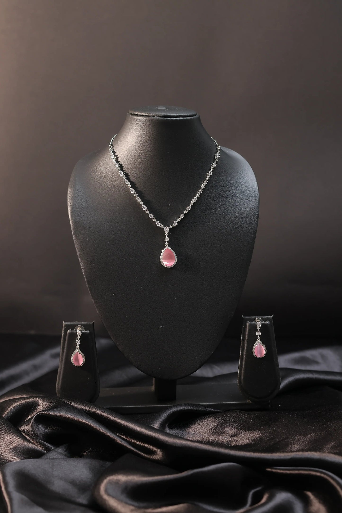aura pink diamond necklace set