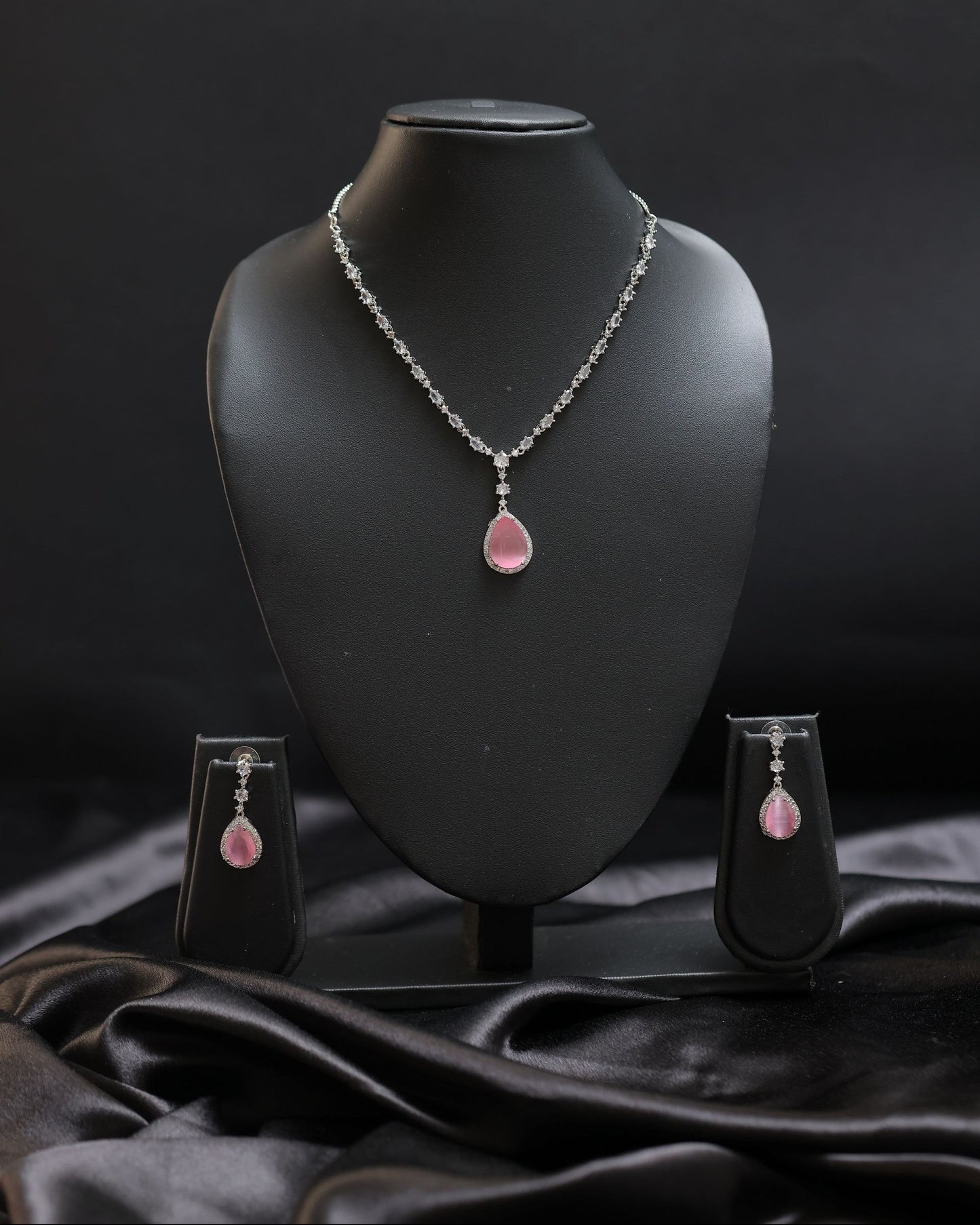 aura pink diamond necklace set