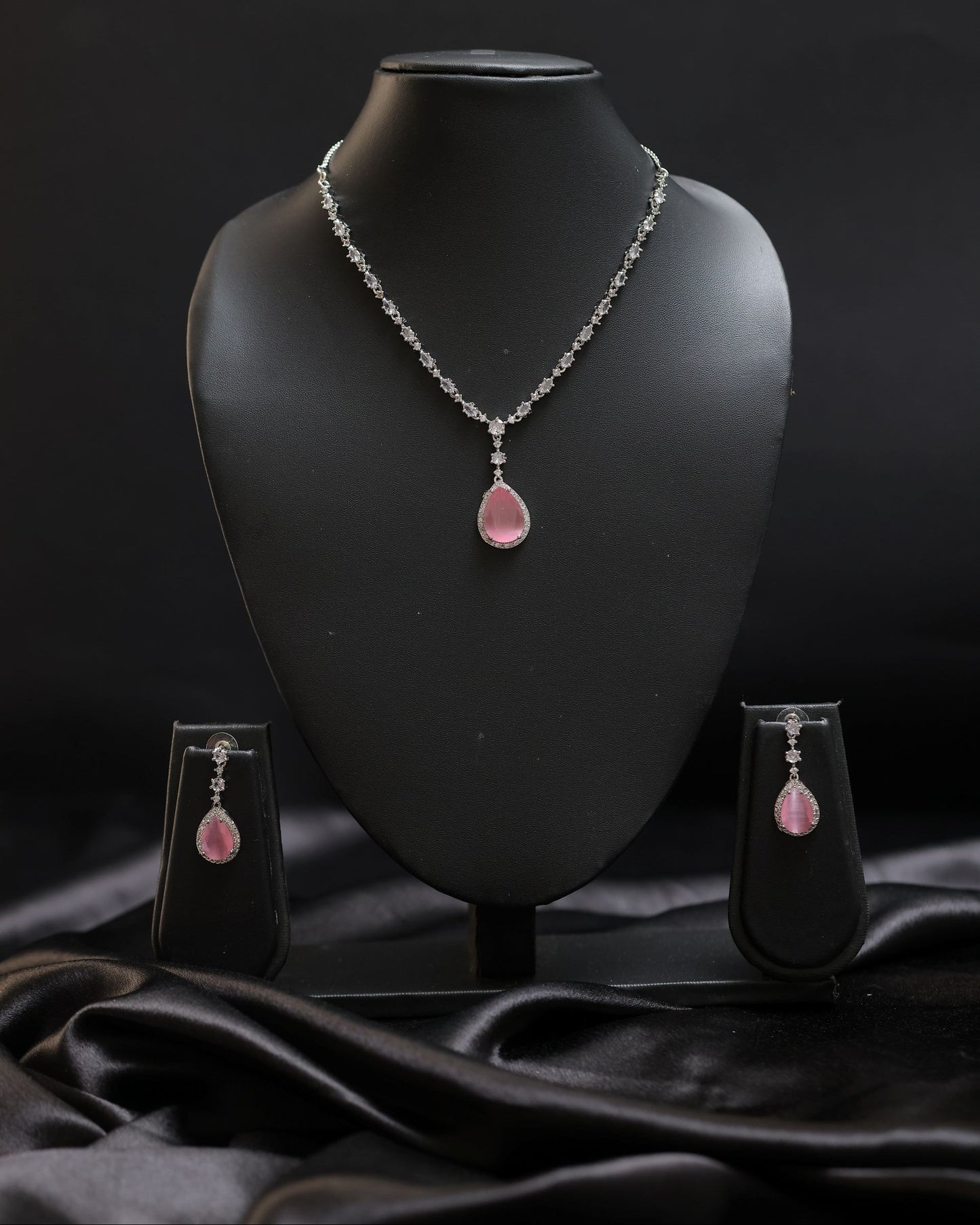 aura pink diamond necklace set