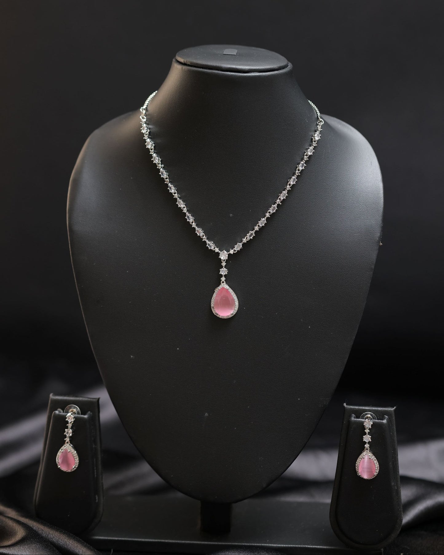 aura pink diamond necklace set