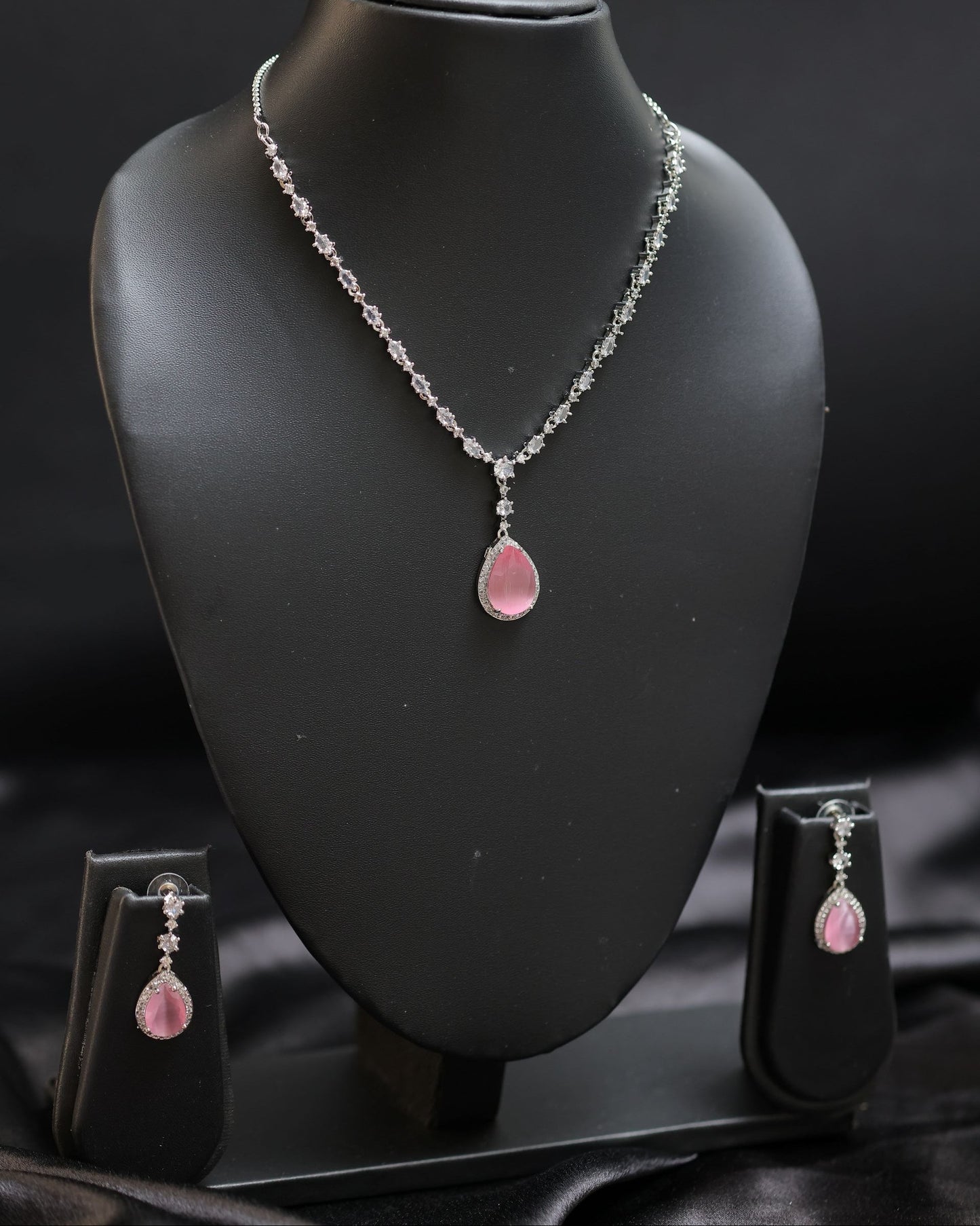aura pink diamond necklace set