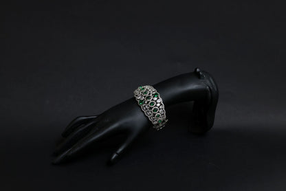 Emerelle Regal Halo Kada