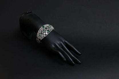 Emerelle Regal Halo Kada