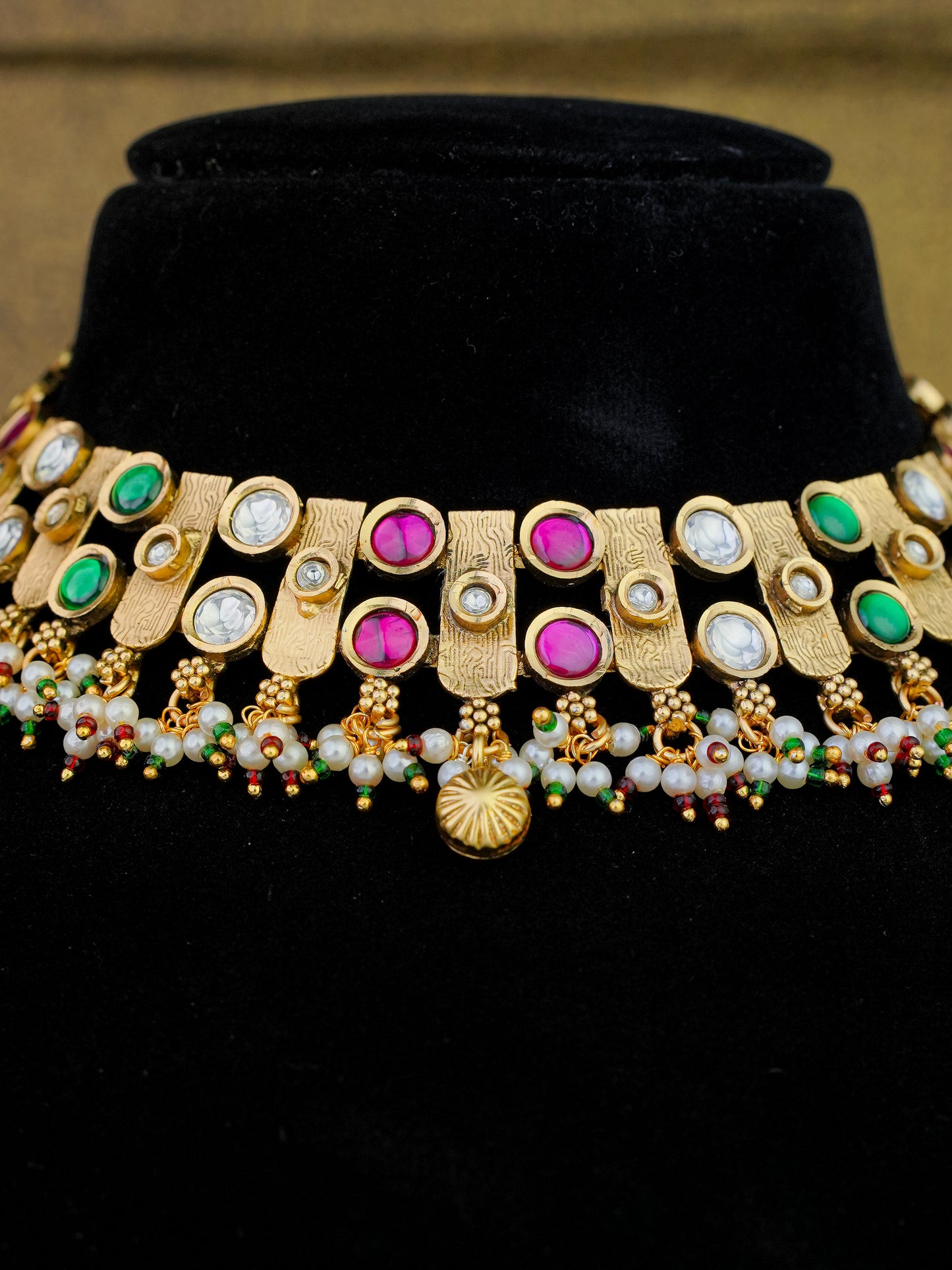 regal heritage gold polish choker set