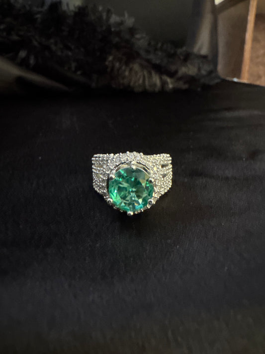 Emerald Glow Ring