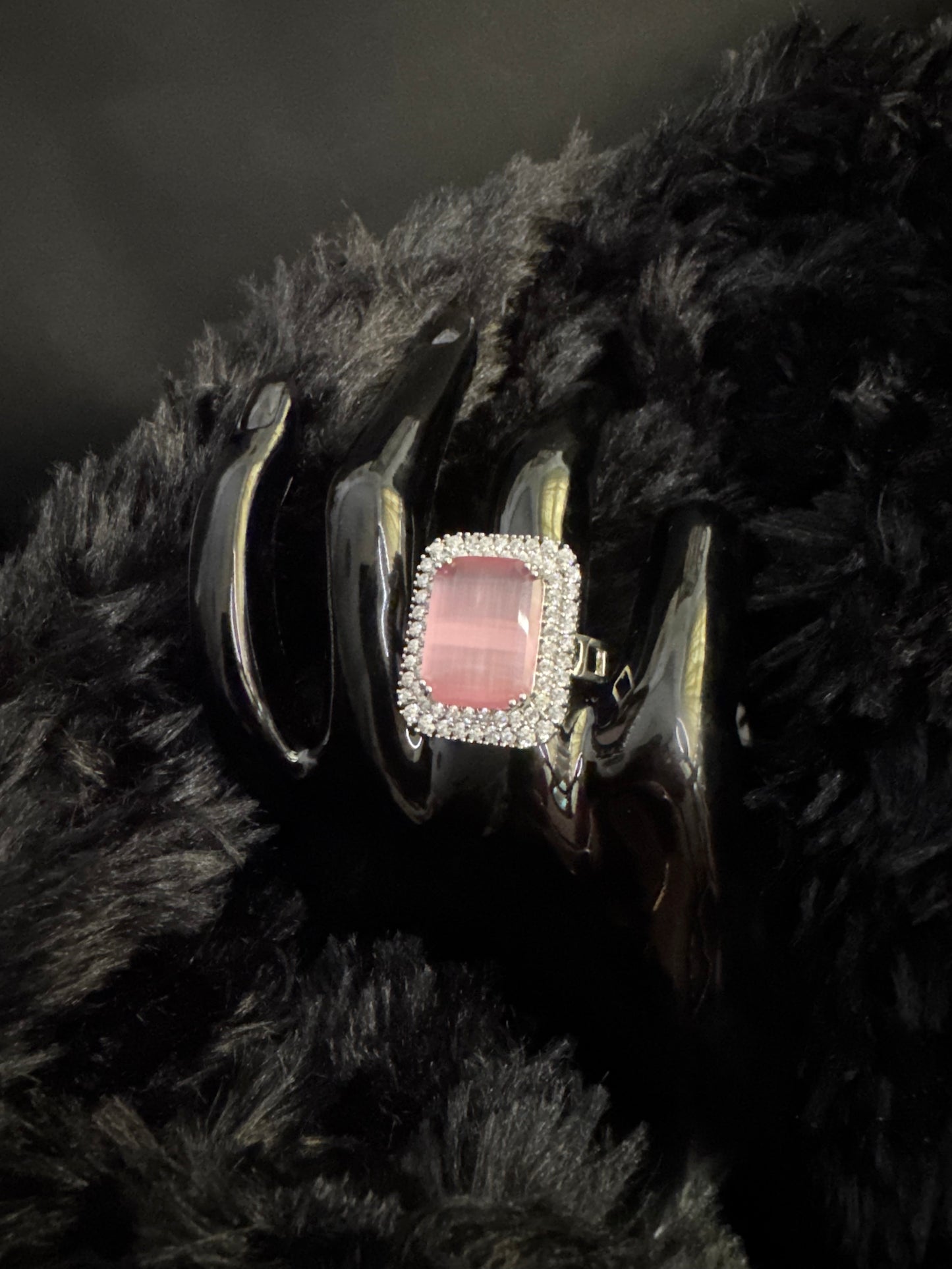 rose aura solitaire luxe ring