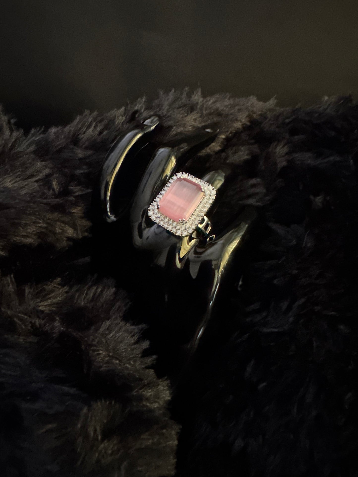 rose aura solitaire luxe ring