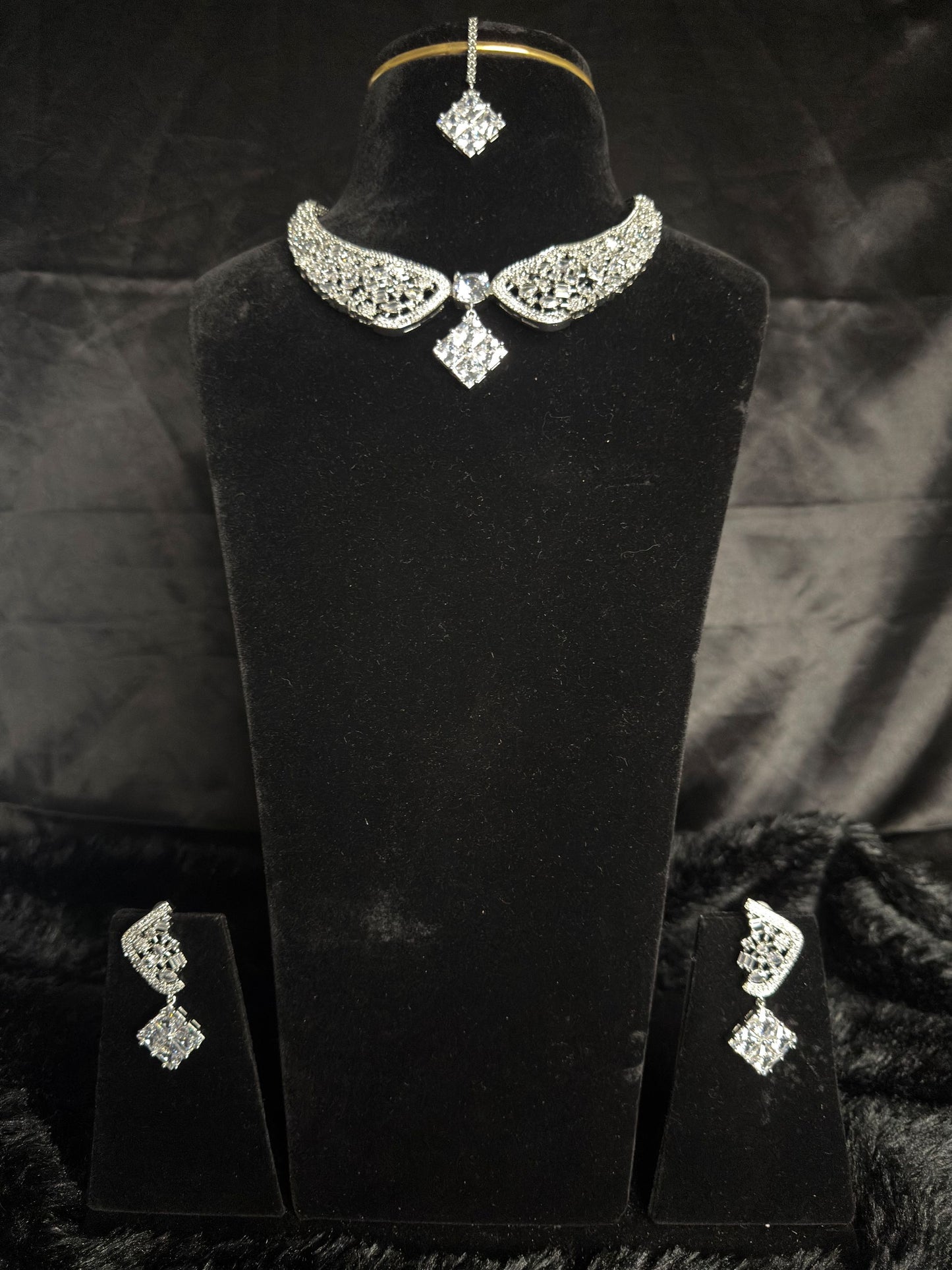 dazzle bloom diamond necklace