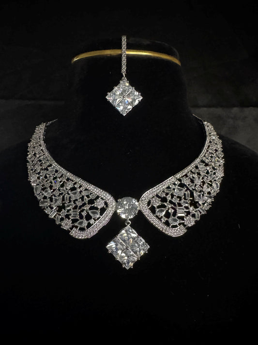 Dazzle Bloom Diamond Necklace
