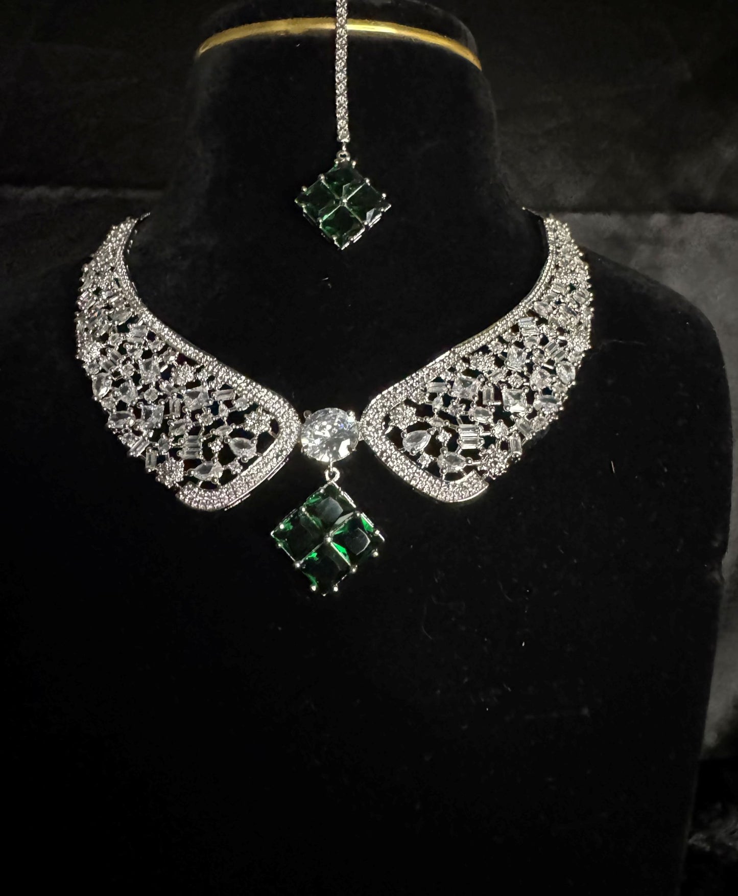 royal essence emerald set