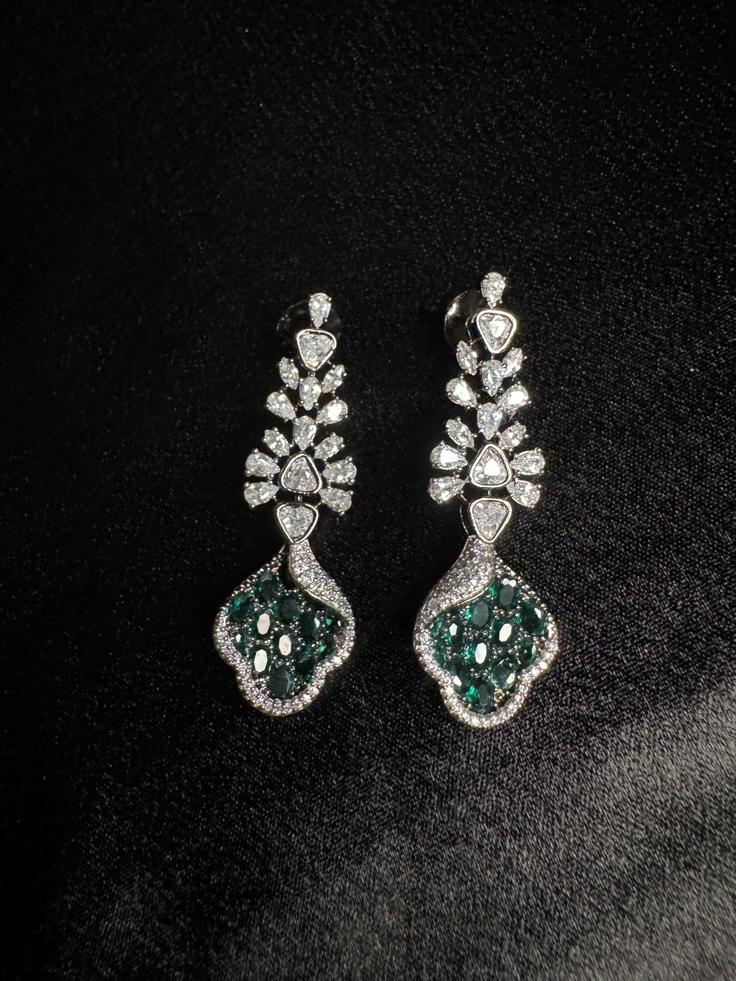 emerald dewdrop necklace