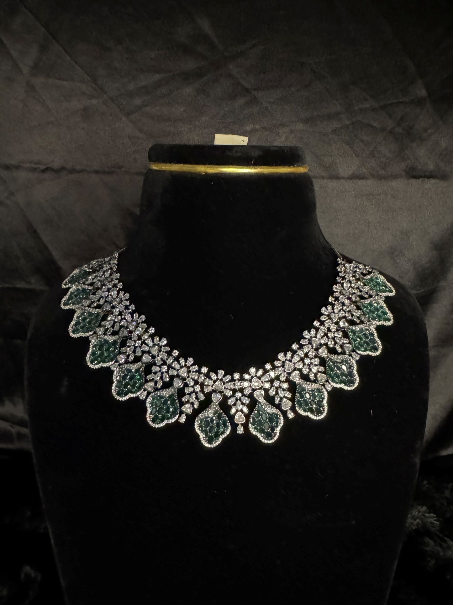 emerald dewdrop necklace