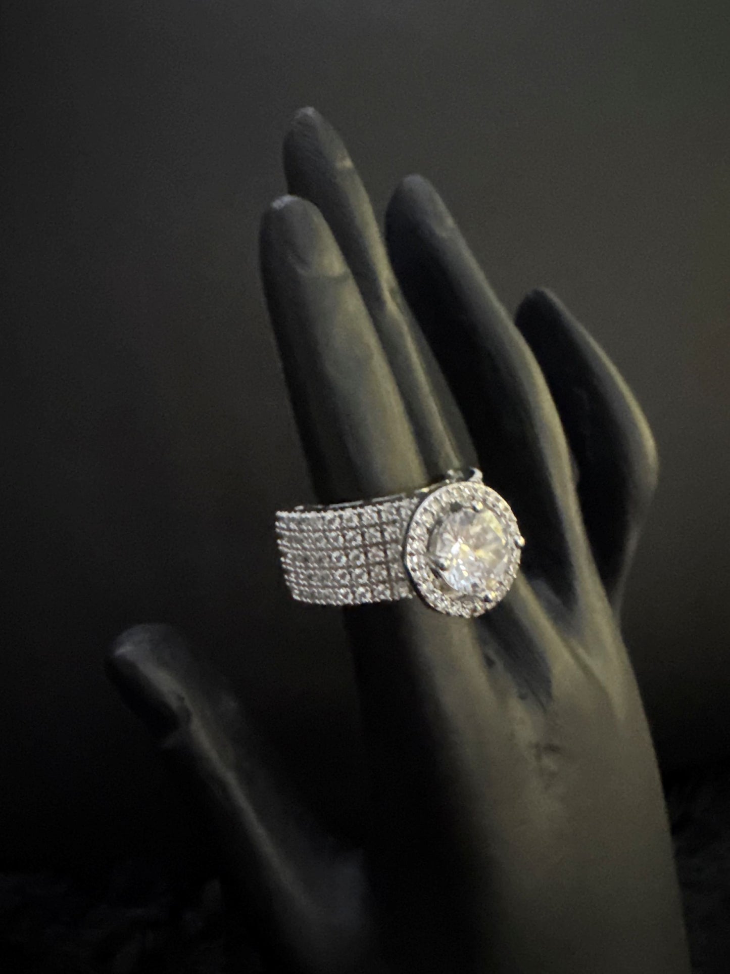 classic spark statement ring