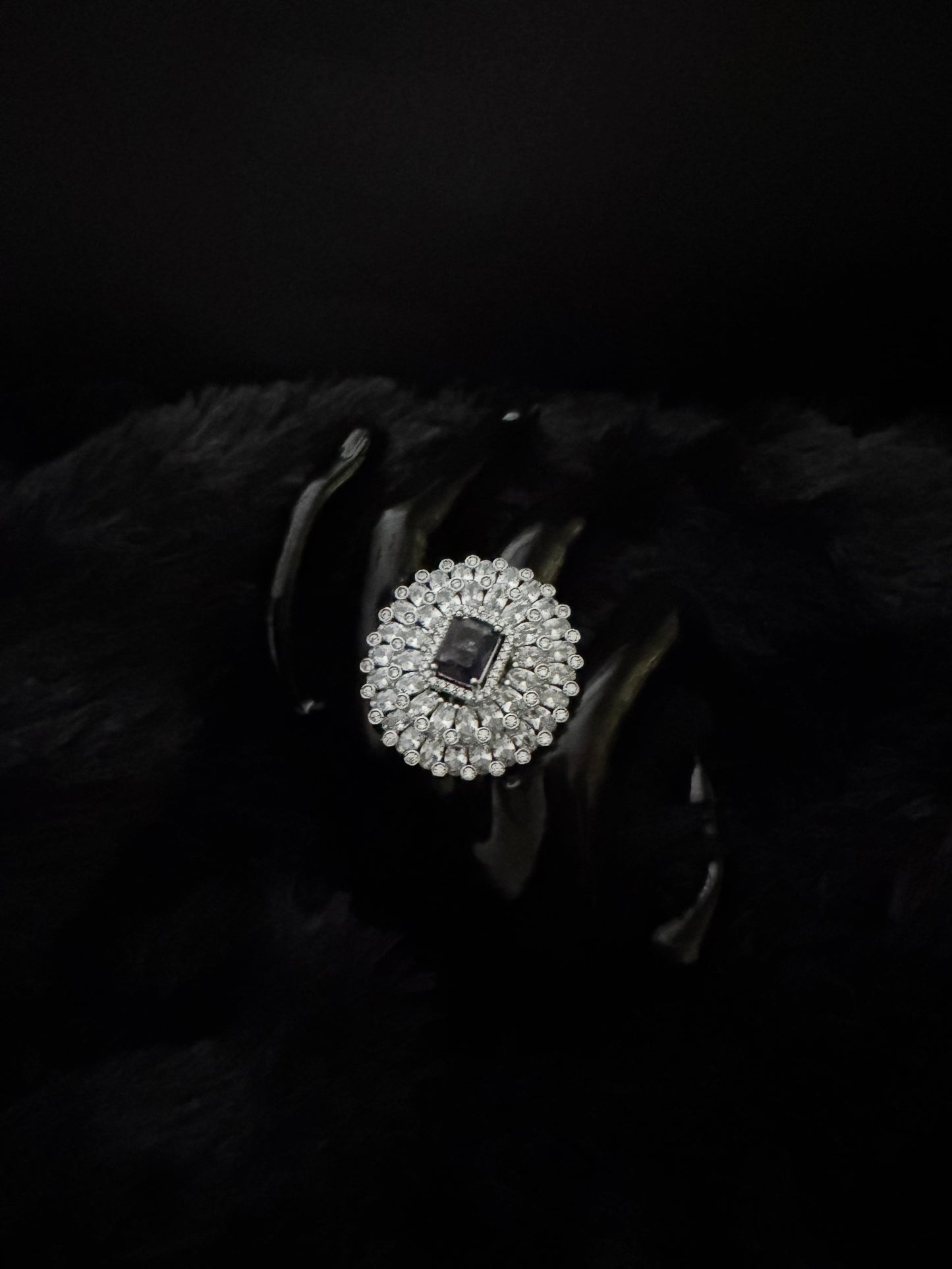 majestic halo luxe ring