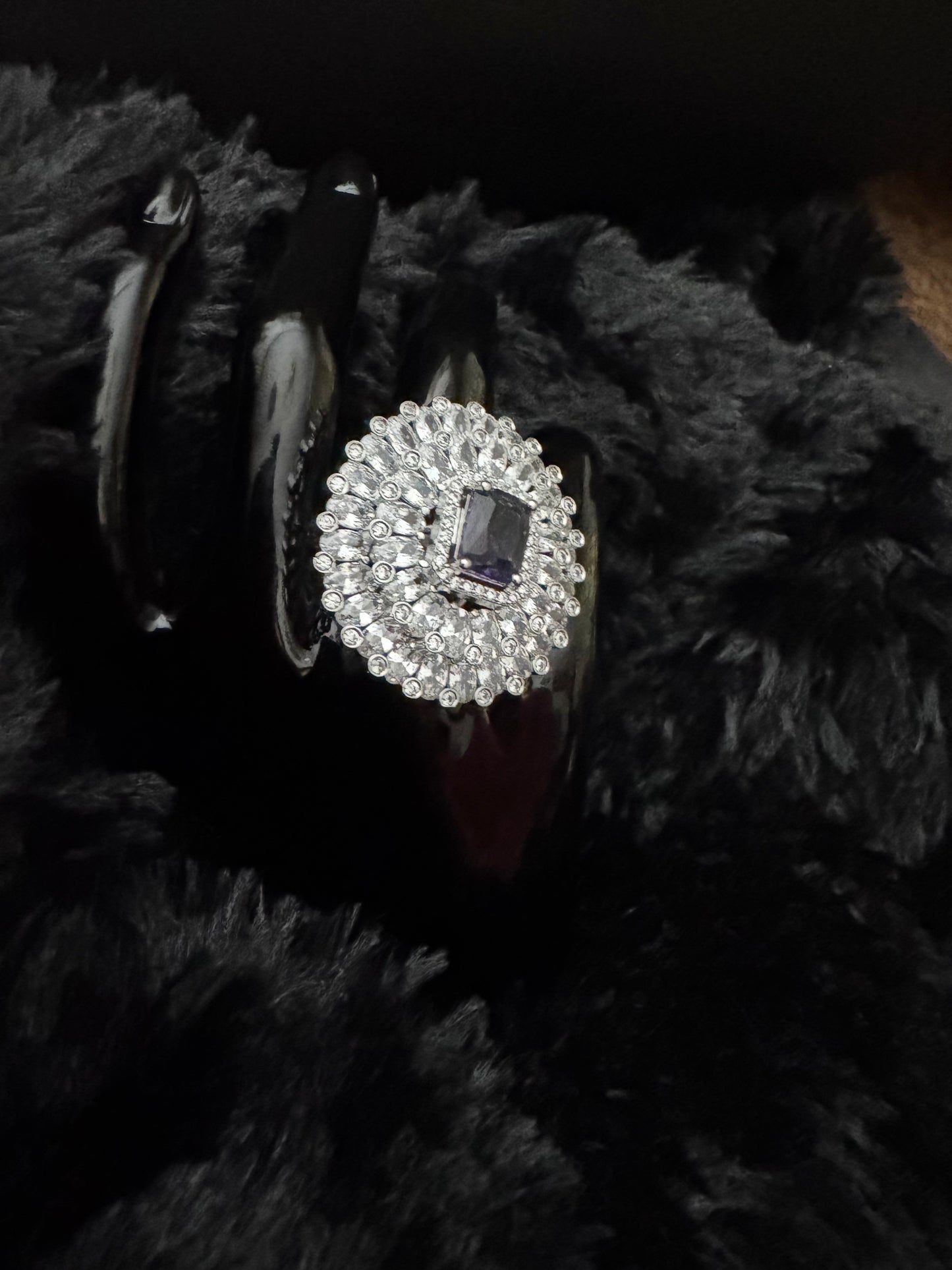 majestic halo luxe ring