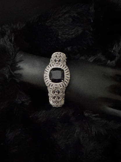 Noir Empress Majesty Cuff