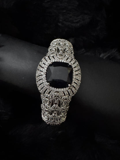Noir Empress Majesty Cuff