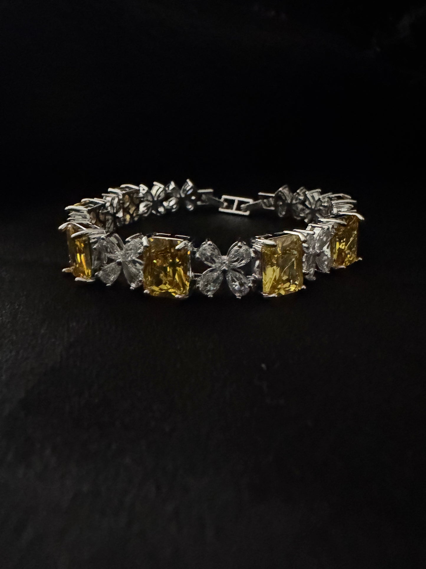 lumiere cluster chain bracelet