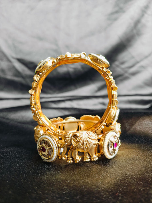 Golden Elephant Aura Kada