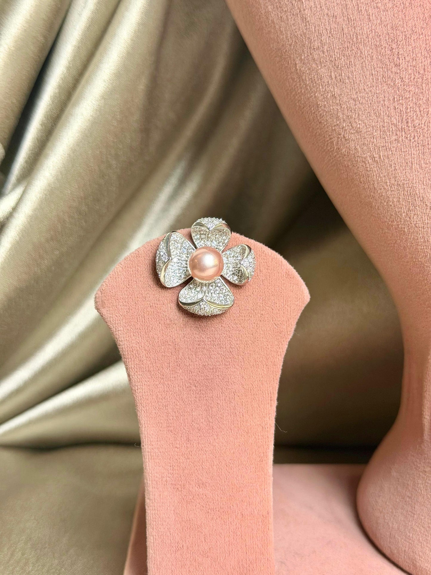 floral pearl necklace