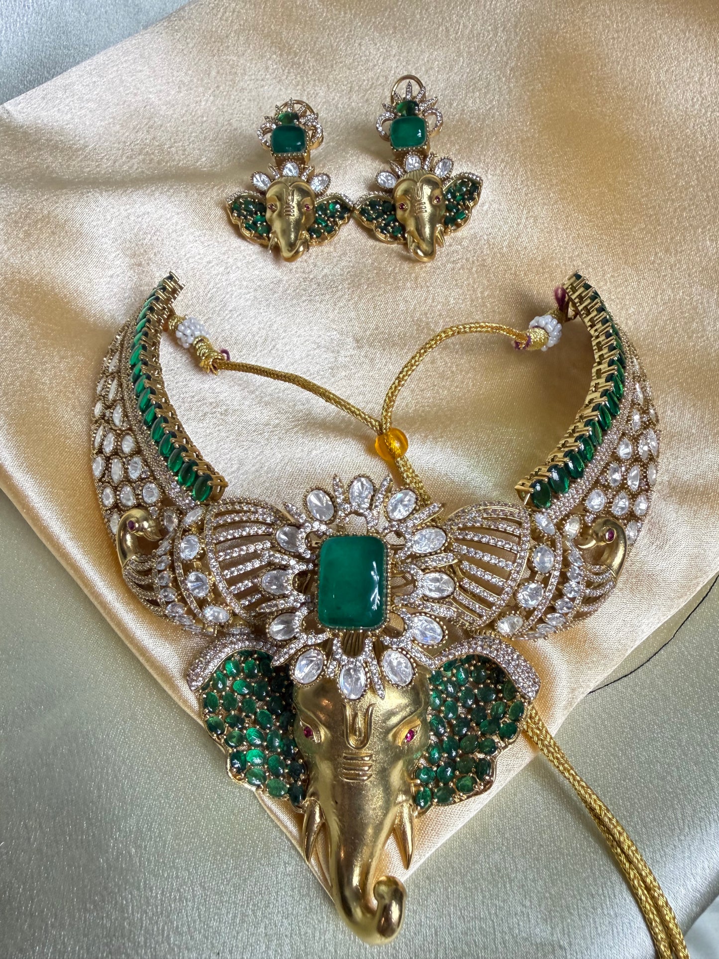 gajmukut royale necklace set