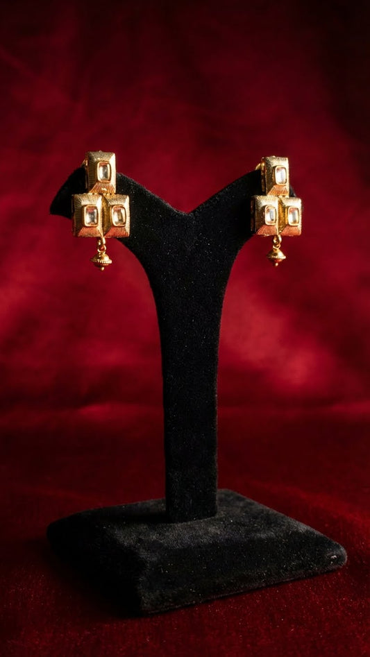 AMBERA GOLD CHOKER SET  Description: