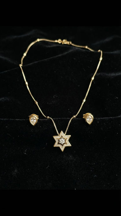 GOLD STAR PENDANT NECKLACE SET