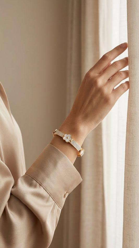 FLORA LUMIÈRE™ ANTI-TARNISH CRYSTAL CUFF