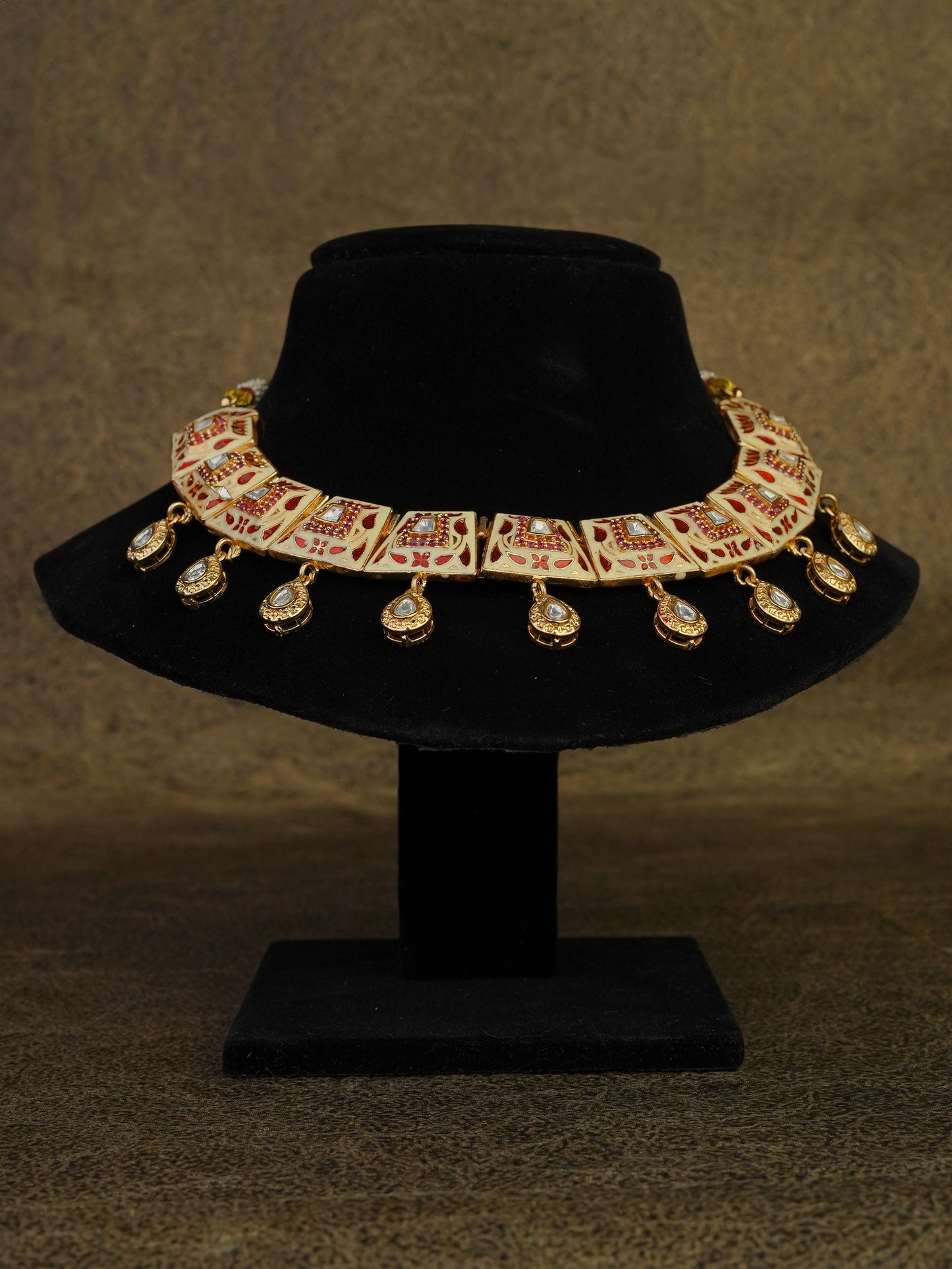 varnika heritage choker set